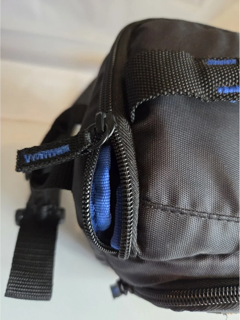 Case Logic SLR Zoom Camera & Lens Holster Bag w/ Hard Bottom And Strap SC4